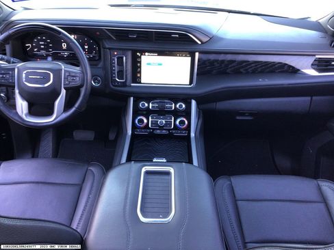 Used 2023 GMC Yukon Denali w/ Denali Reserve Package image 10