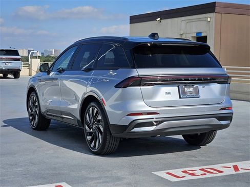 New 2026 Lincoln Nautilus Reserve image 5