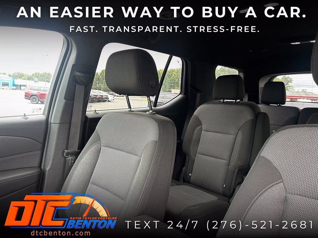 Used 2023 Chevrolet Traverse LT FWD image 10