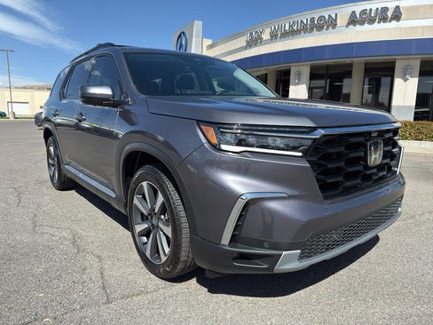 Used 2025 Honda Pilot Elite image 1