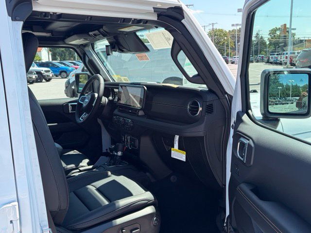 New 2027 Jeep Wrangler Unlimited Sahara AWD/4WD image 28