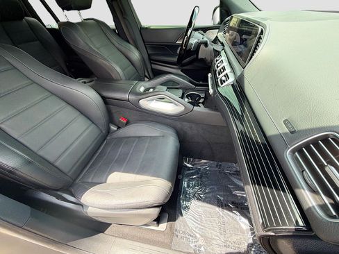 Used 2024 Mercedes-Benz GLS 450 4MATIC image 15