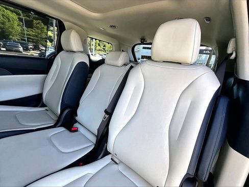 Certified 2026 Kia Carnival SX image 15