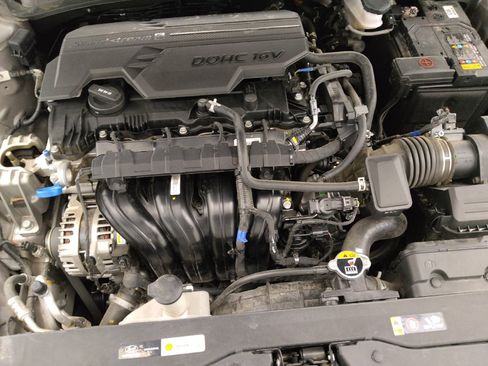 Used 2025 Hyundai Elantra Limited FWD image 30