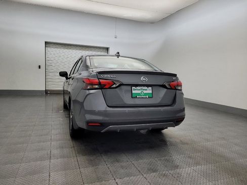 Used 2021 Nissan Versa SR w/ Convenience Package image 6