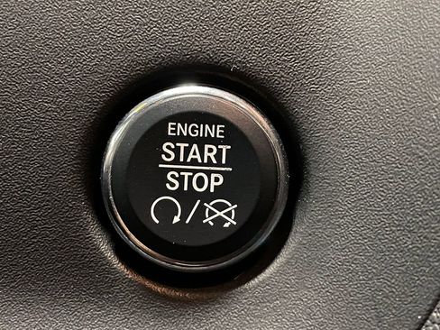 Used 2014 Dodge Challenger SXT image 63