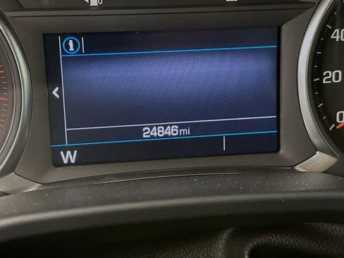 Used 2023 GMC Acadia SLE FWD image 19
