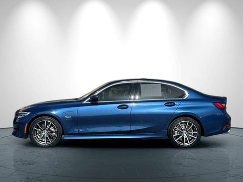 Used 2022 BMW 330e w/ Driving Assistance Package RWD image 7