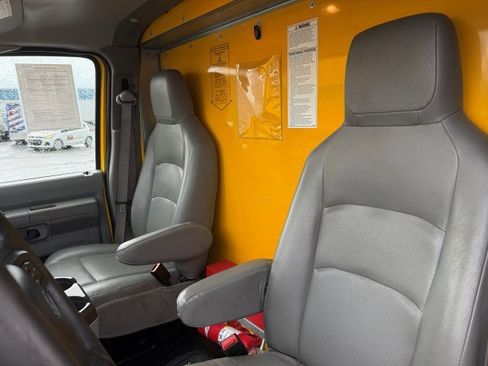 Used 2022 Ford E-350 and Econoline 350 Super Duty RWD image 19