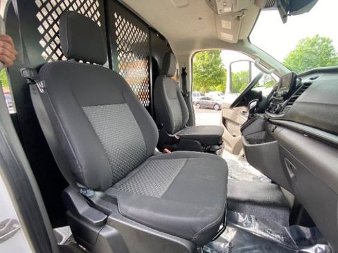 Used 2024 Ford Transit 250 Low Roof w/ Exterior Upgrade Package RWD image 13