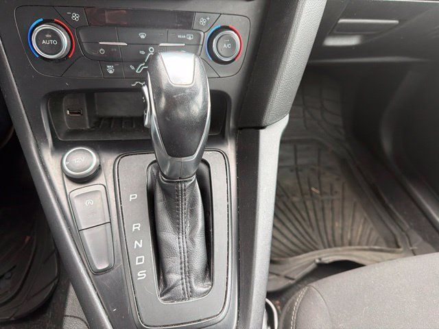 Used 2016 Ford Focus SE FWD image 8