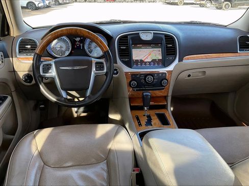 Used 2013 Chrysler 300 C image 15