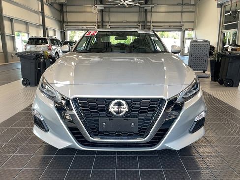 Used 2022 Nissan Altima 2.5 SV image 3