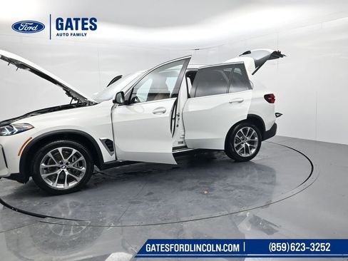 Used 2026 BMW X5 xDrive40i AWD/4WD image 74