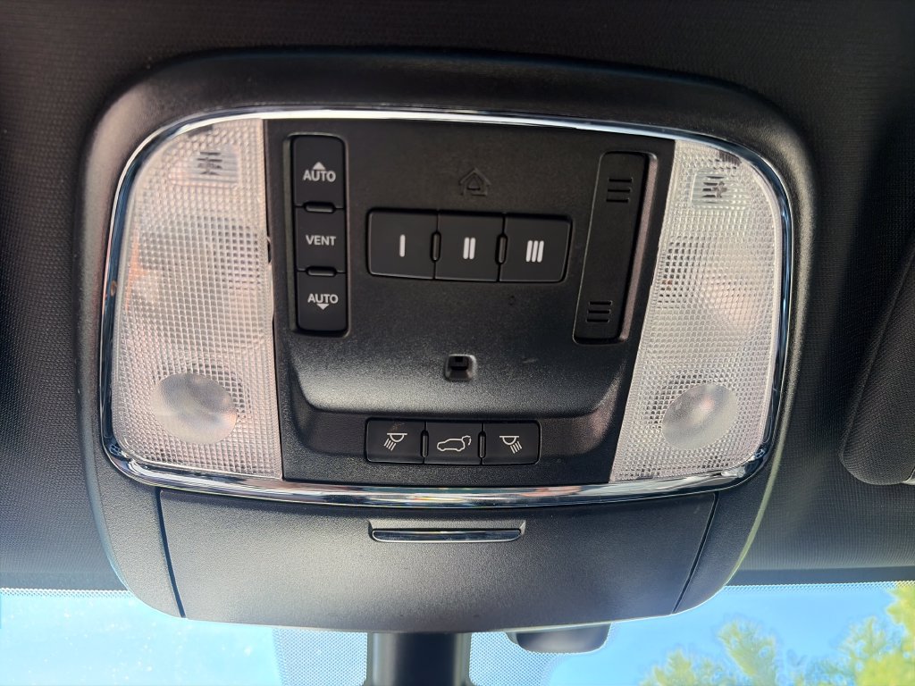 Used 2021 Jeep Grand Cherokee Limited w/ Trailer Tow Group IV AWD/4WD image 38