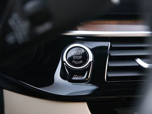 Used 2018 BMW 540i image 40