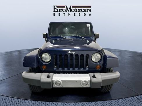 Used 2013 Jeep Wrangler Unlimited Sahara w/ Dual Top Group AWD/4WD image 8