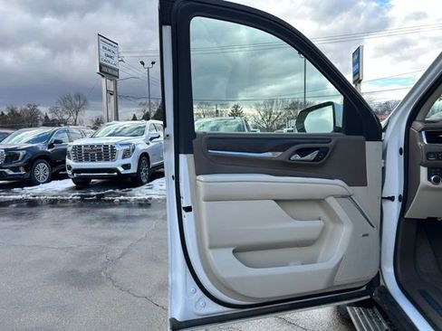 Used 2021 GMC Yukon Denali w/ Denali Premium Package image 30