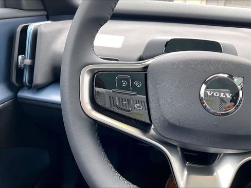 New 2026 Volvo EX30 Plus w/ Protection Package image 17