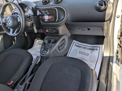 Used 2016 smart fortwo pure image 20