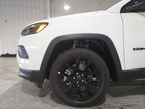 New 2026 Jeep Compass Latitude image 16