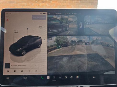Used 2023 Tesla Model Y Long Range AWD/4WD image 45