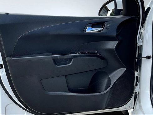 Used 2018 Chevrolet Sonic Premier image 17