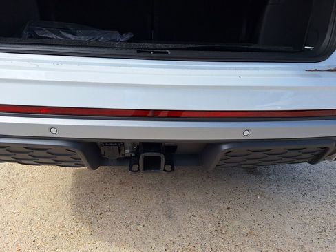 Used 2025 Volkswagen Atlas Peak Edition SE image 23