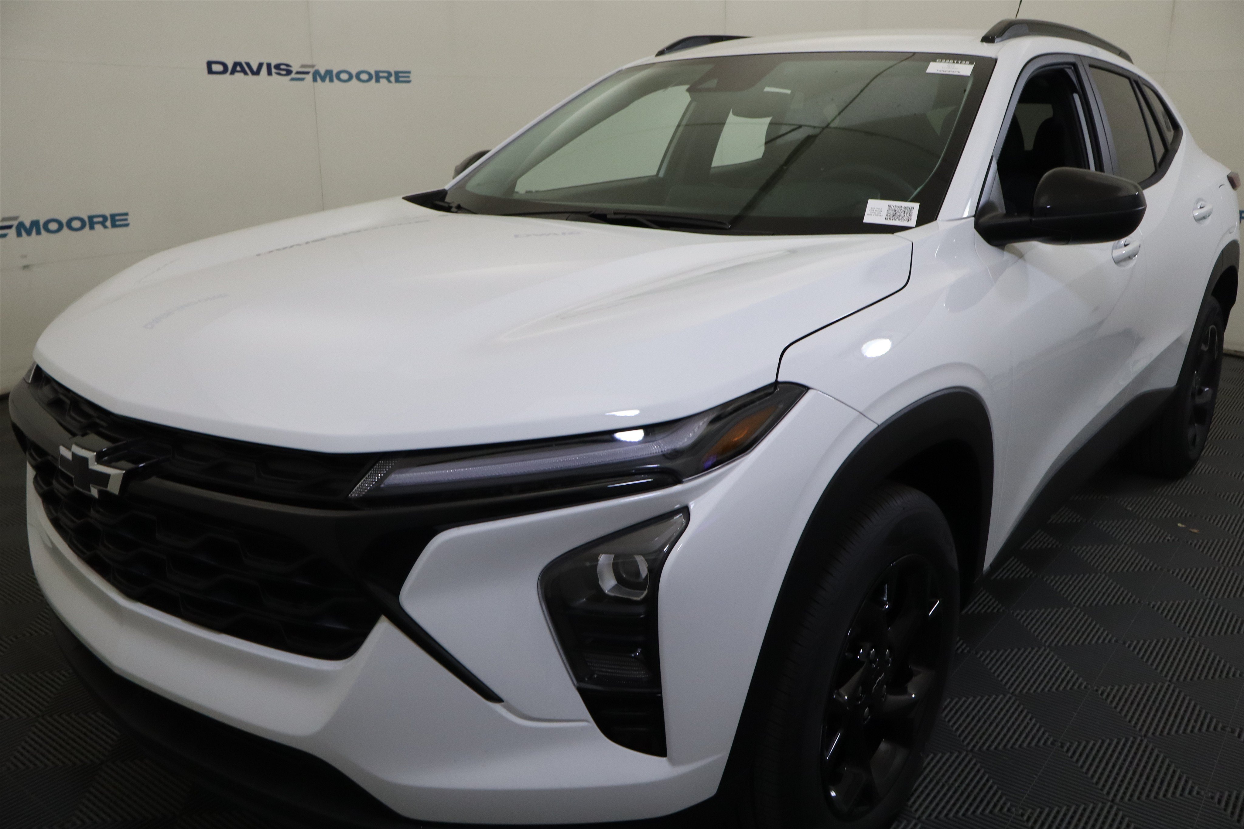 New 2026 Chevrolet Trax LT w/ Midnight Edition FWD image 12