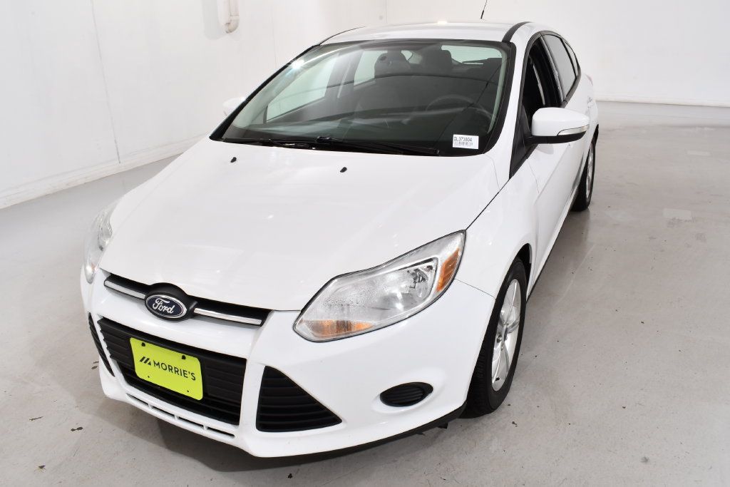 Used 2013 Ford Focus SE w/ SE Winter Pkg FWD image 2