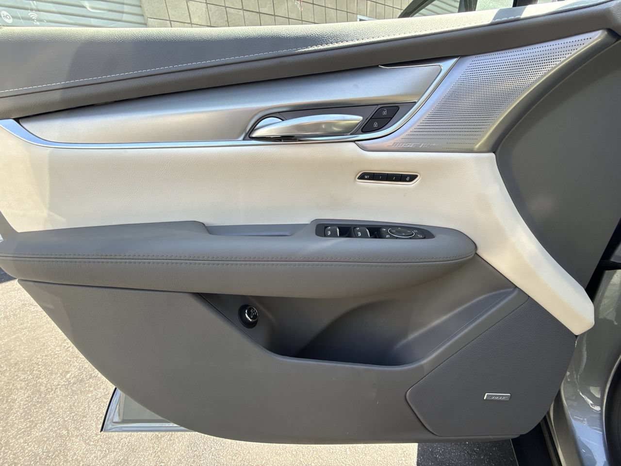 Certified 2024 Cadillac XT5 Premium Luxury w/ LPO, Premium Carpet Package FWD image 22