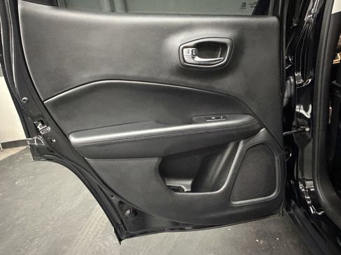 Used 2020 Jeep Compass Latitude image 36