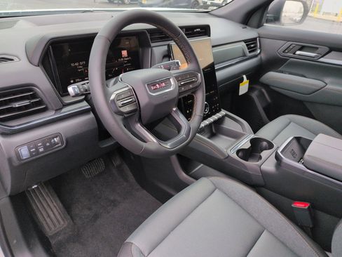 New 2026 GMC Terrain AT4 AWD/4WD image 9