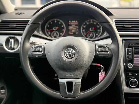 Used 2012 Volkswagen Passat 2.5 SE image 19