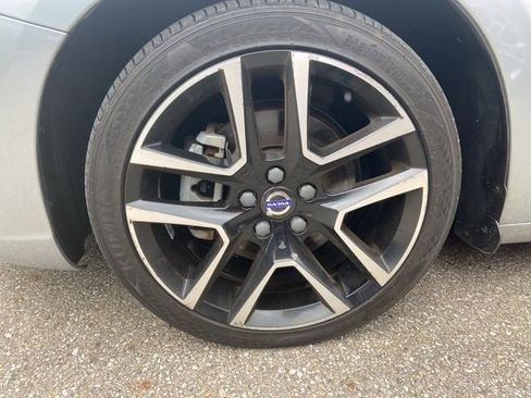 Used 2018 Volvo S60 T5 Dynamic w/ Vision Package image 2