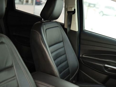 Used 2019 Ford Escape Titanium image 59