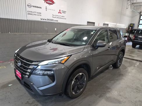 Used 2024 Nissan Rogue SV FWD image 7