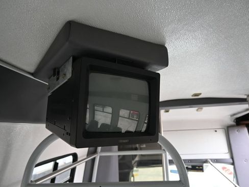 Used 2003 Ford E-450 and Econoline 450 RWD image 26