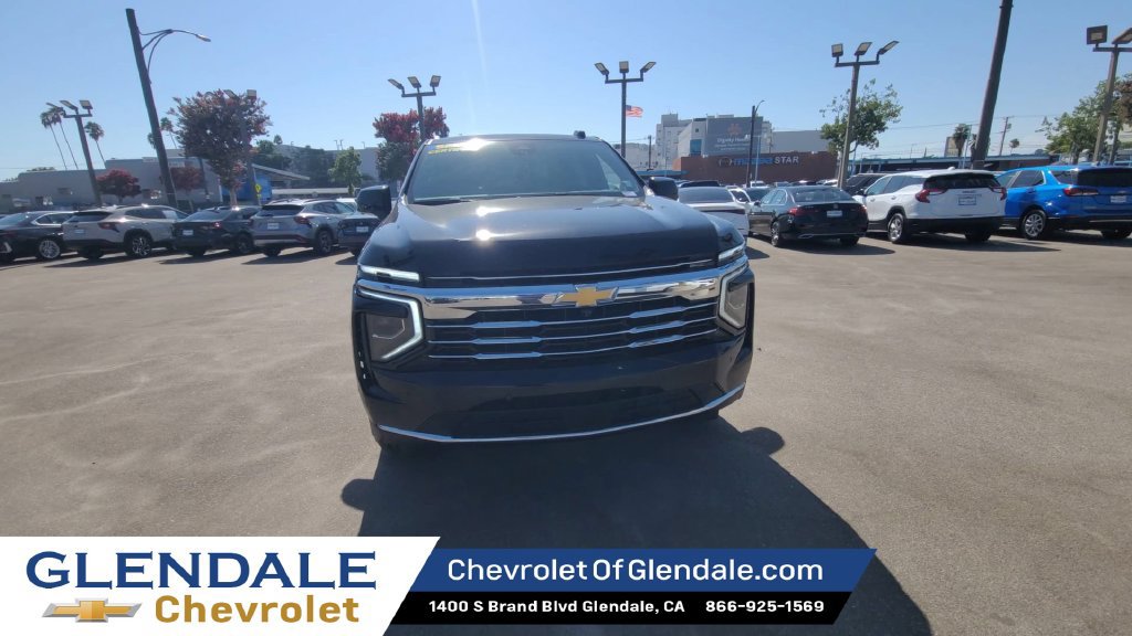 Certified 2025 Chevrolet Suburban LT AWD/4WD image 3