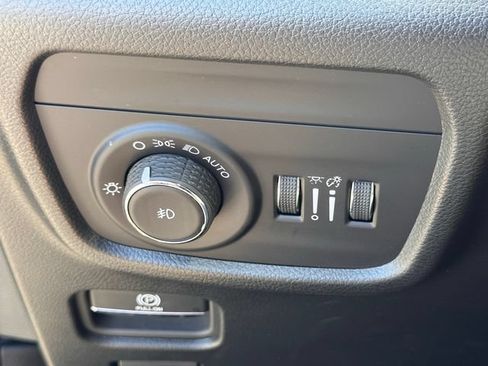 Used 2024 Jeep Grand Cherokee L Summit w/ Luxury Tech Group V AWD/4WD image 40