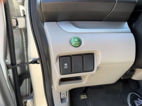 Used 2013 Honda CR-V LX image 7