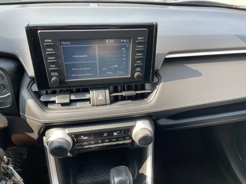 Used 2019 Toyota RAV4 LE w/ All Weather Liner Package AWD/4WD image 18