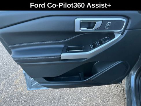 Used 2023 Ford Explorer XLT w/ Equipment Group 202A image 13