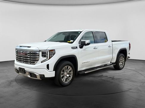 Used 2023 GMC Sierra 1500 Denali w/ Technology Package AWD/4WD image 3