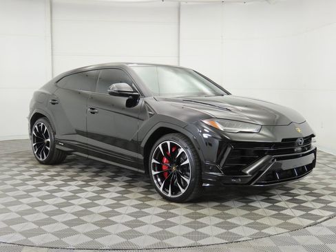 Used 2024 Lamborghini Urus S image 3