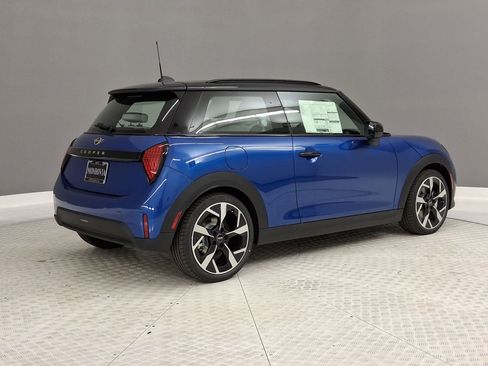 New 2026 MINI Cooper 2-Door Hardtop FWD image 6