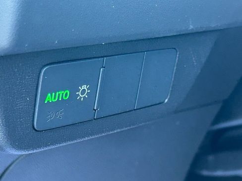 Used 2024 Audi Q4 e-tron Premium w/ Convenience Package image 68