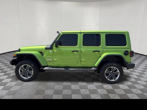 Used 2019 Jeep Wrangler Unlimited Sahara AWD/4WD image 9