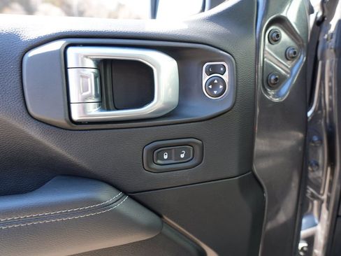Used 2023 Jeep Wrangler Unlimited Sahara w/ Cold Weather Group AWD/4WD image 17