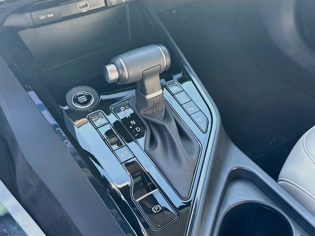 Certified 2025 Kia Niro EX FWD image 20